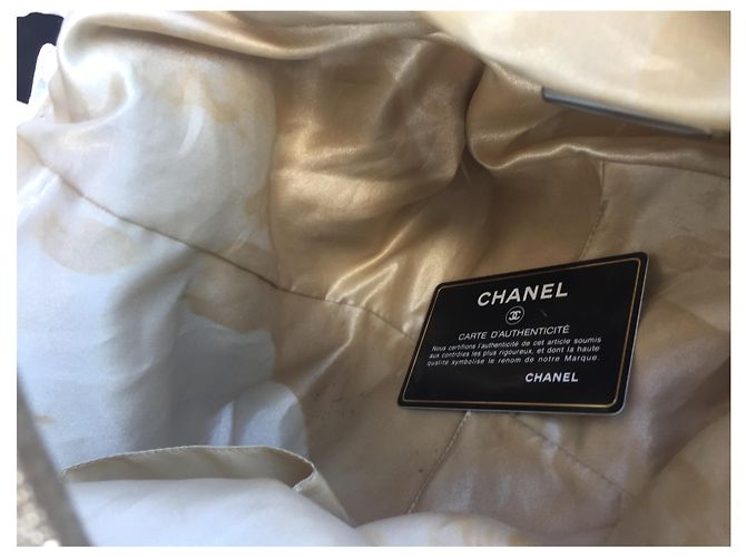 Borsa Hobo Chanel in pelle di vitello metallizzata argento - vista 6