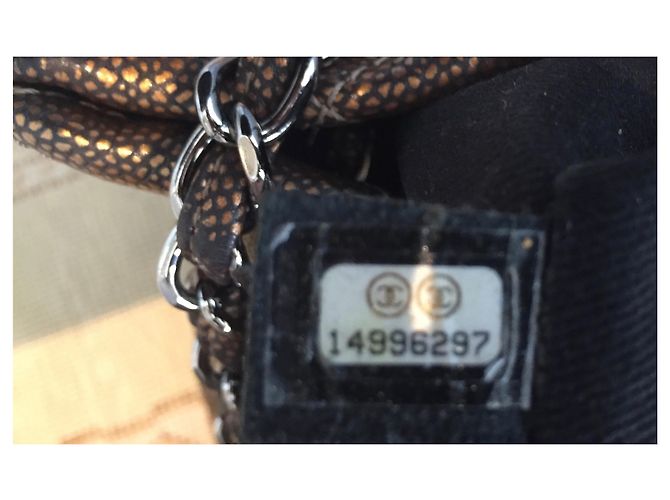 Borsa Shopping Chanel Timeless CC in Pelle Bronzo - vista 5