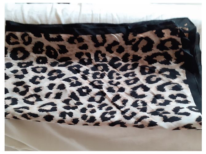 Autre Marque Quadrato di seta stampa leopardata 80x80 Stampa leopardo - vista 4