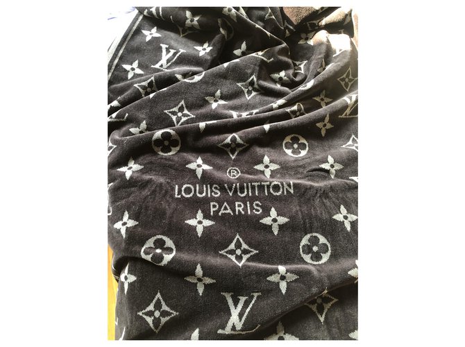 Louis Vuitton Serviette de plage LV eclipse nouveau Gris - vue 4