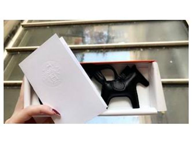 Charm Hermès Rodeo in pelle nero - vista 2