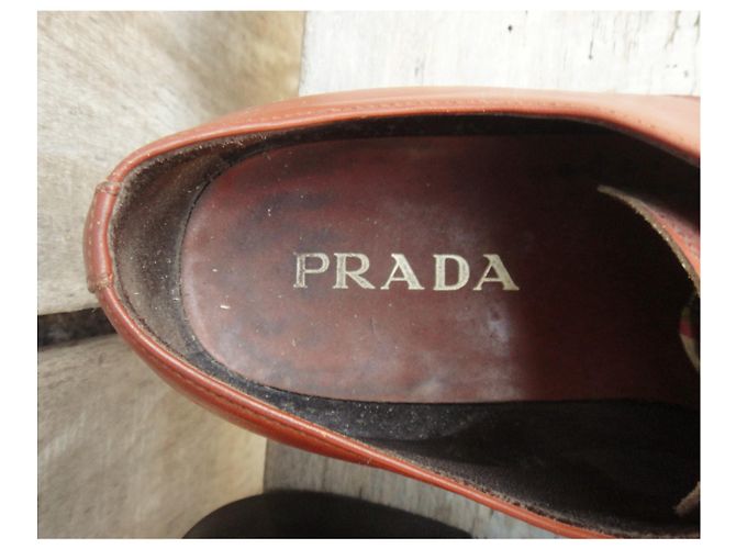 Scarpe Derby Prada in pelle marrone chiaro Taglia 42.5 - vista 2