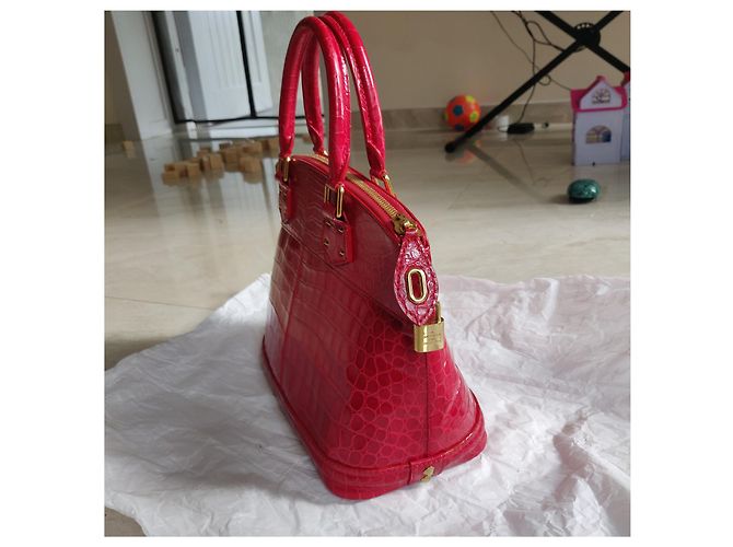 Borsa a mano Louis Vuitton Lockit in coccodrillo rosso - vista 2