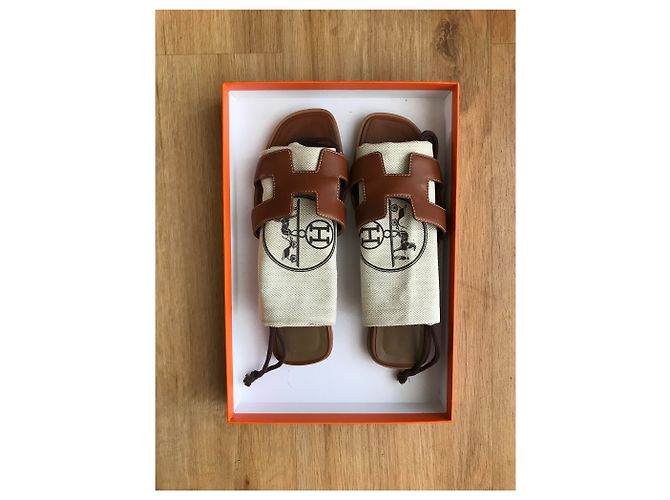 Hermès Oran Sandalen Leder Gold Karamell - Ansicht 2