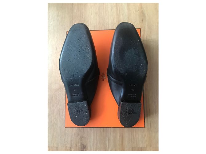 Sabot Hermès Oz in pelle nera Nero - vista 2