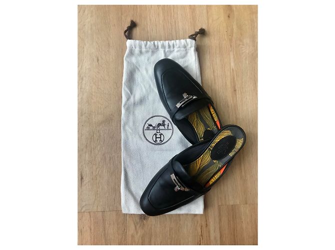 Sabot Hermès Oz in pelle nera Nero - vista 3