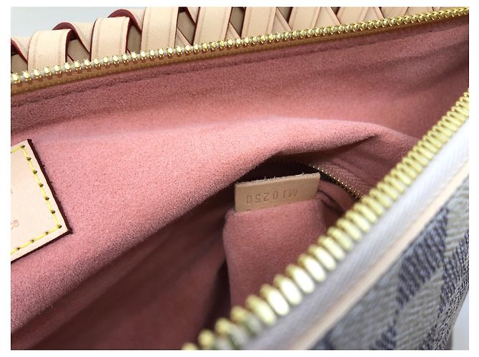 Louis Vuitton Borsa LV Beaubourg nuova Beige - vista 11