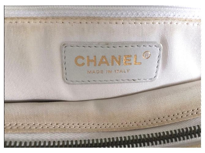Borsa tote executive bianca Chanel GHW Bianco - vista 5