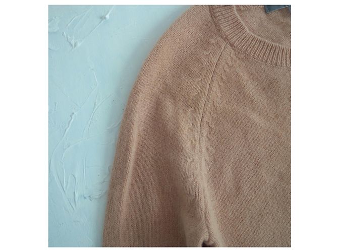 uniqlo 100% Wollpullover mit Rundhalsausschnitt in Kamelbraun. Größe XS. - Ansicht 7