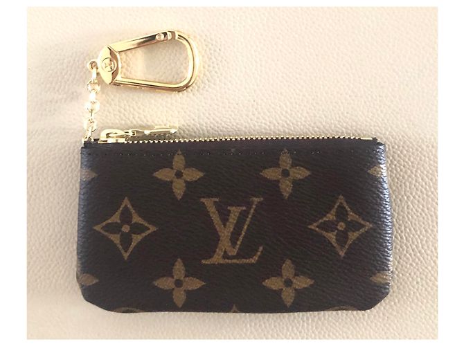 Louis Vuitton key pouch in monogram canvas Brown - view 2