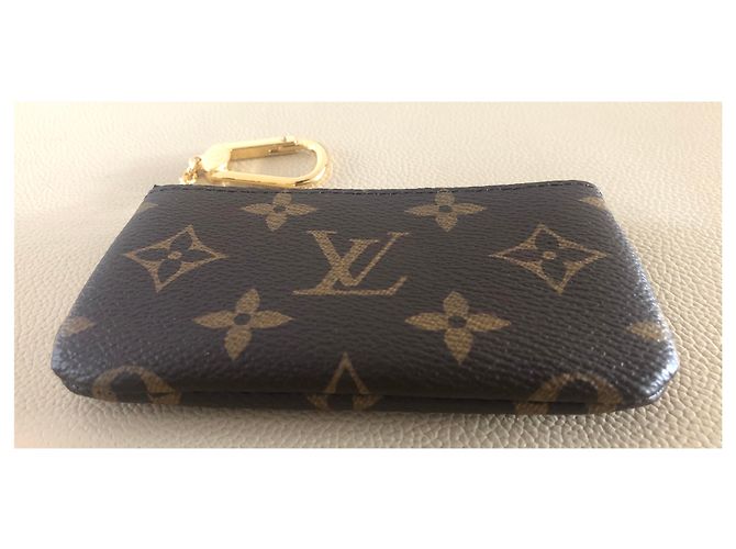 Louis Vuitton key pouch in monogram canvas Brown - view 3