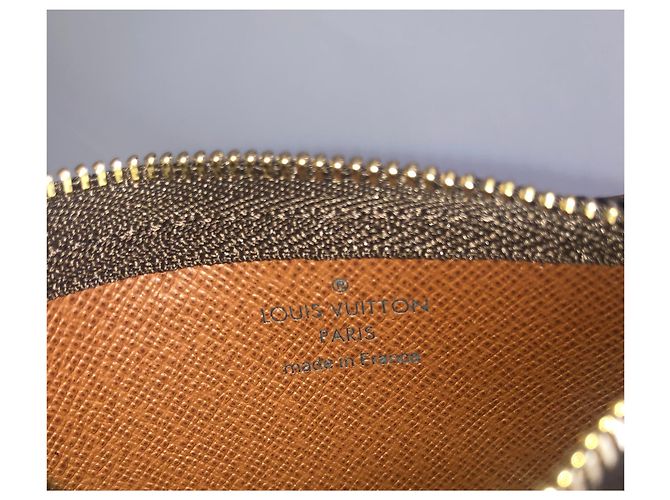 Louis Vuitton key pouch in monogram canvas Brown - view 6