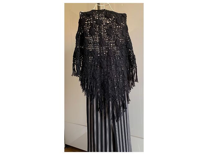 Autre Marque Gehäkelter Wollponcho schwarz 70er Jahre - Ansicht 2