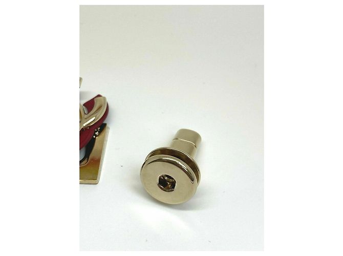 Chiusura CHANEL CC turnlock in metallo dorato Gold hardware - vista 5