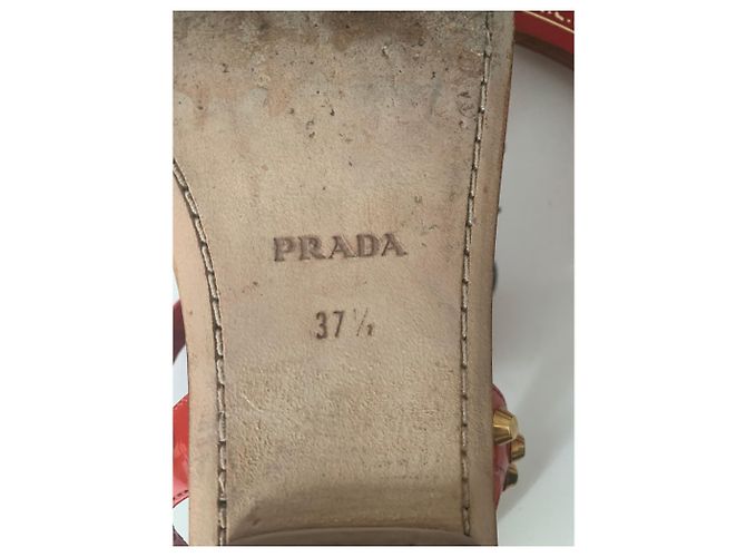 Sandali bassi Prada in vernice rossa con borchie Rosso - vista 6