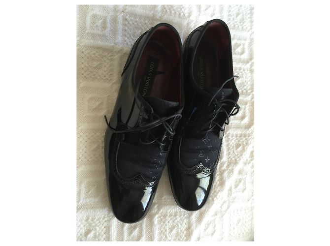 Louis Vuitton Scarpe derby in vernice nera LV Nero - vista 3