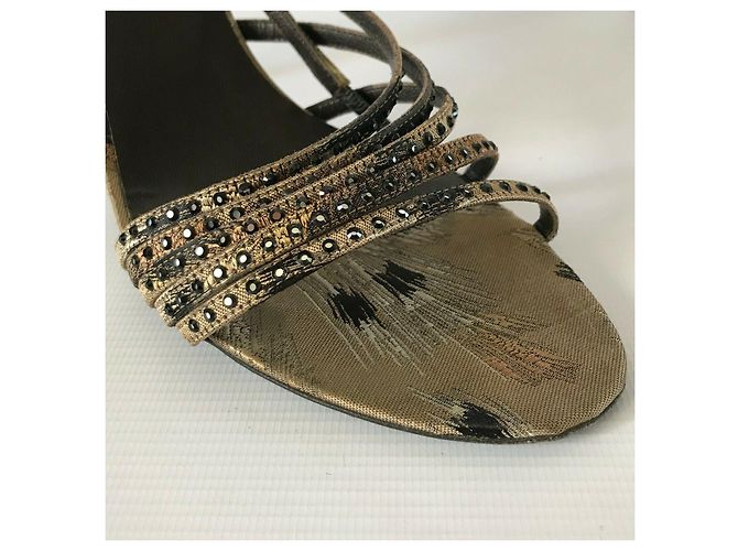 Sandali in raso con borchie Valentino Garavani Nero Bronzo - vista 10