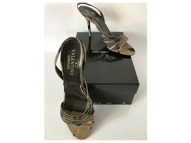 Sandali in raso con borchie Valentino Garavani Nero Bronzo - vista 7