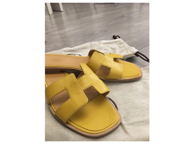 Oran Mule Hermès in pelle gialla taglia 40 Giallo - vista 3