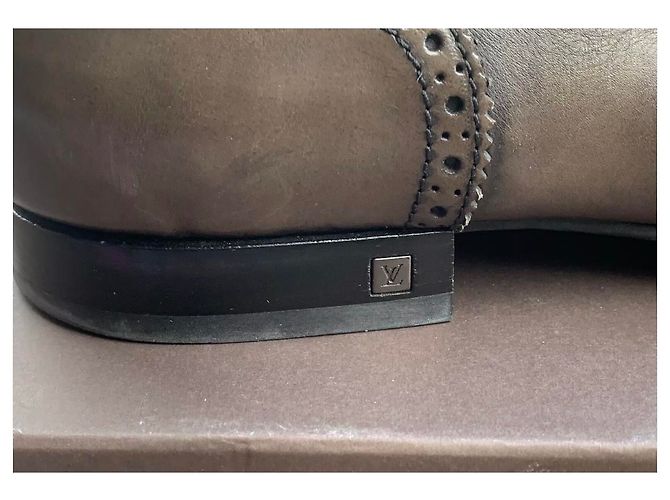 Louis Vuitton Lacets Gris anthracite - vue 4