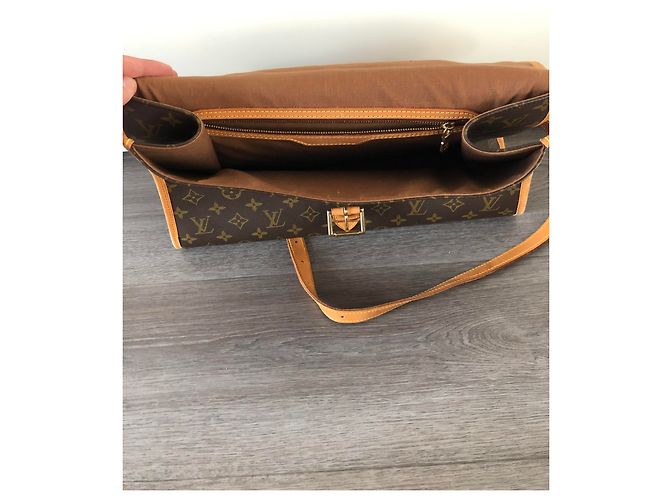 Borsa Louis Vuitton Brown Monogram Beverly GM Marrone - vista 4