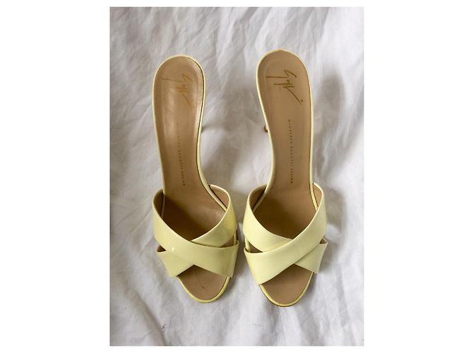 Giuseppe Zanotti Sandali in vernice Bianco Giallo - vista 2