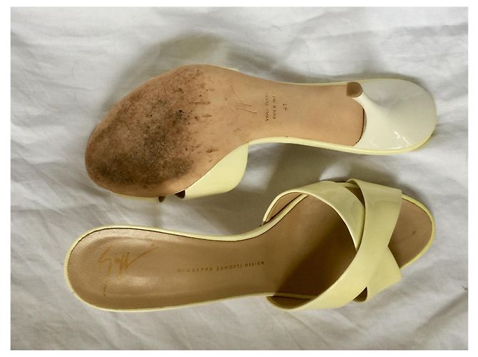 Giuseppe Zanotti Sandali in vernice Bianco Giallo - vista 4