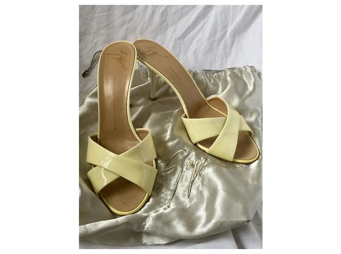 Giuseppe Zanotti Sandali in vernice Bianco Giallo - vista 8