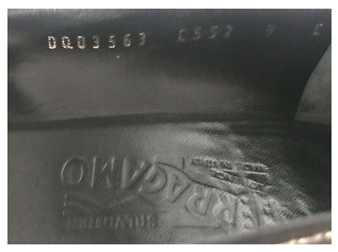 Décolleté Salvatore Ferragamo in pelle nera a punta Nero - vista 8