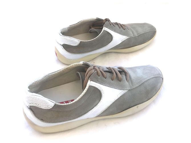 Sneakers Prada in camoscio grigio - vista 3