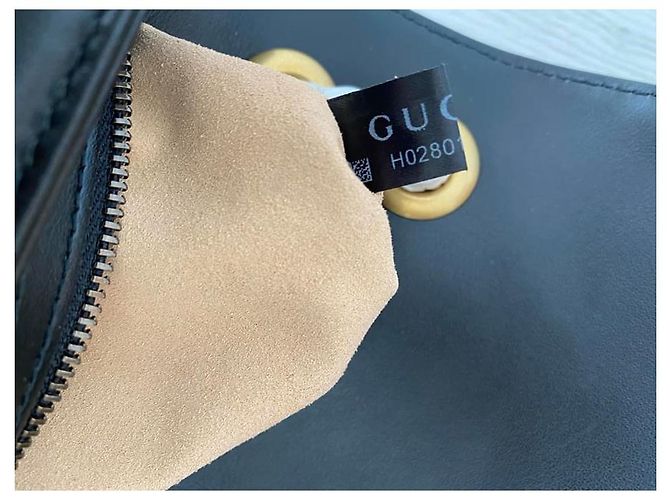 Marmont Gucci Borsa a spalla matelassé piccola Nero - vista 10