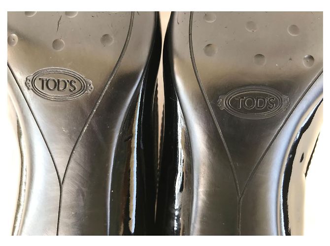Décolleté Tod's in vernice nera con tacco medio - vista 10