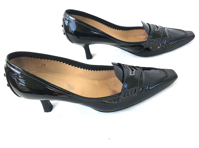 Décolleté Tod's in vernice nera con tacco medio - vista 3
