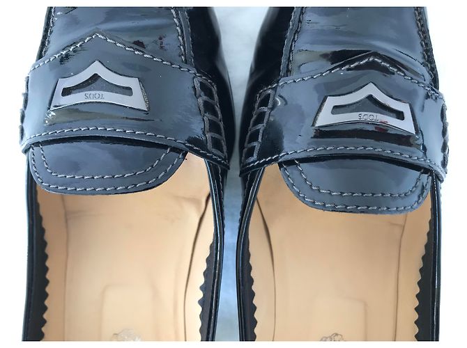 Décolleté Tod's in vernice nera con tacco medio - vista 5