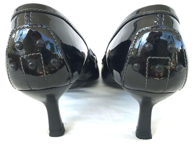 Décolleté Tod's in vernice nera con tacco medio - vista 7