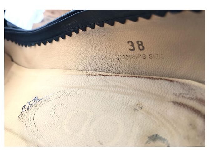 Décolleté Tod's in vernice nera con tacco medio - vista 9