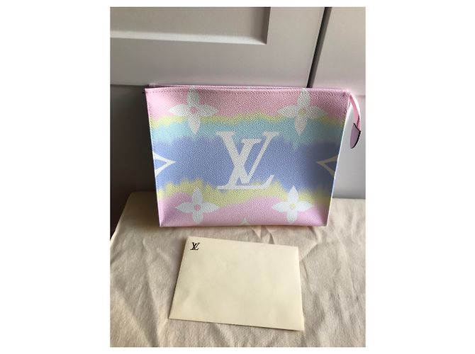 Clutch Louis Vuitton PO 26 in pelle rosa - vista 2