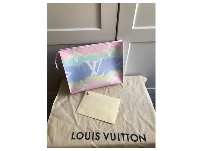Clutch Louis Vuitton PO 26 in pelle rosa - vista 4