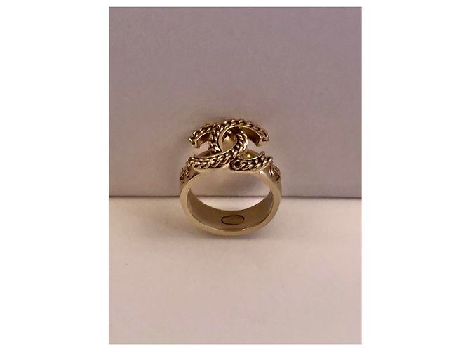 Chanel CC Gold hardware - vista 4
