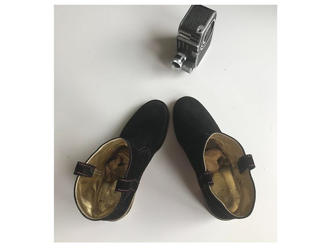 Chanel Stivaletti CC Suede In Gomma Nero - vista 30