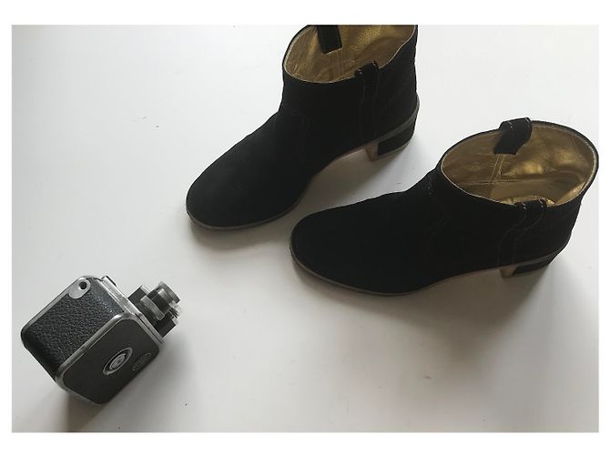 Chanel Stivaletti CC Suede In Gomma Nero - vista 32