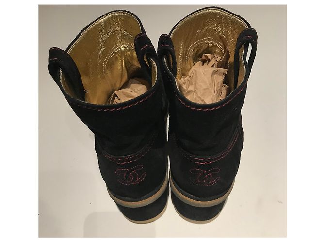 Chanel Stivaletti CC Suede In Gomma Nero - vista 4