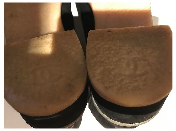 Chanel Stivaletti CC Suede In Gomma Nero - vista 6