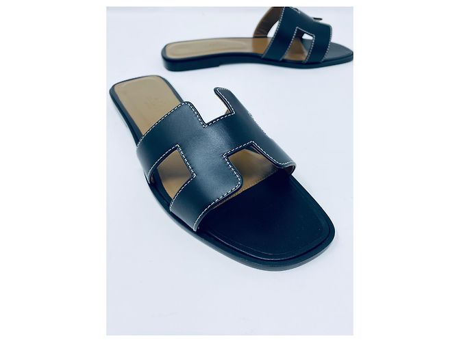 Hermès HERMES ORAN BLACK FLAT SANDALS NEU Schwarz - Ansicht 2