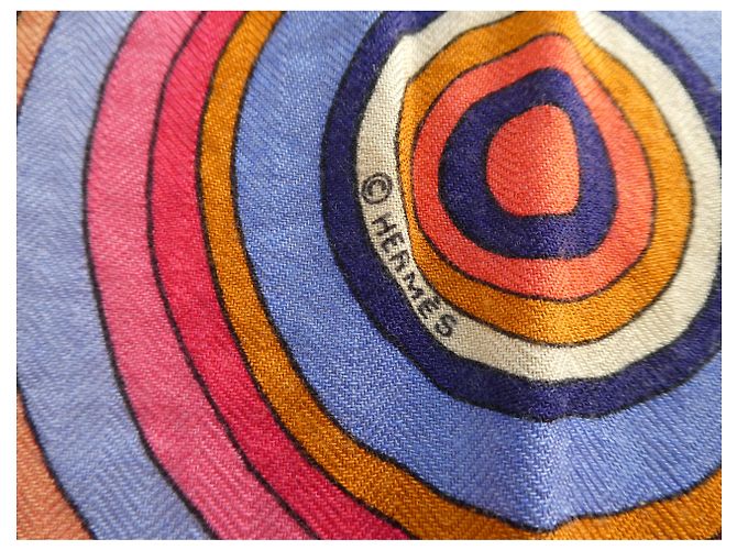 Scialle di cachemire e seta Hermès, Modello TOHU-BOHU con la sua scatola - vista 3