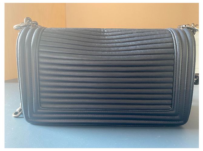 Chanel Boy Bag aus blauem Leder - Ansicht 2