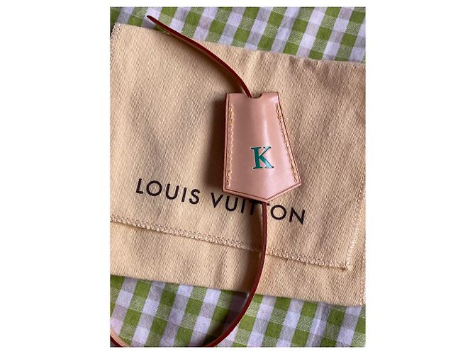 Louis Vuitton Ciondolo da borsa clochette Beige Verde - vista 4