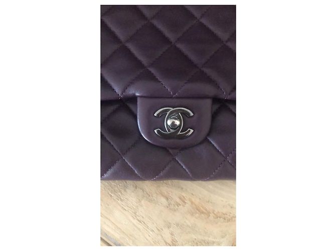 Pochette Chanel Timeless in agnello prugna - vista 2