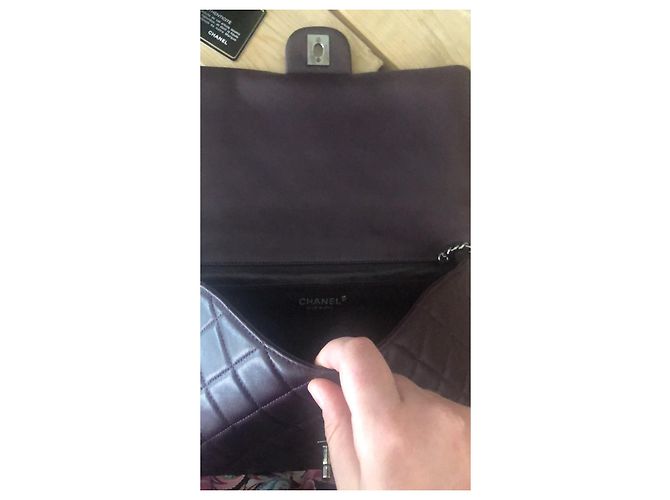 Pochette Chanel Timeless in agnello prugna - vista 4