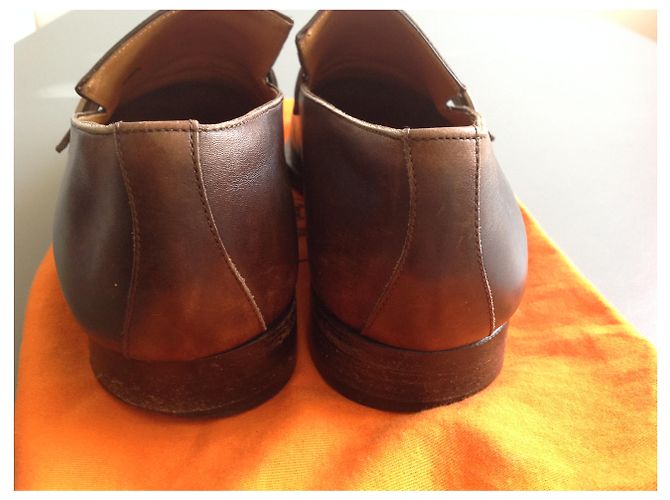Mocassini Hermès in pelle marrone con dettaglio H dorato - vista 3
